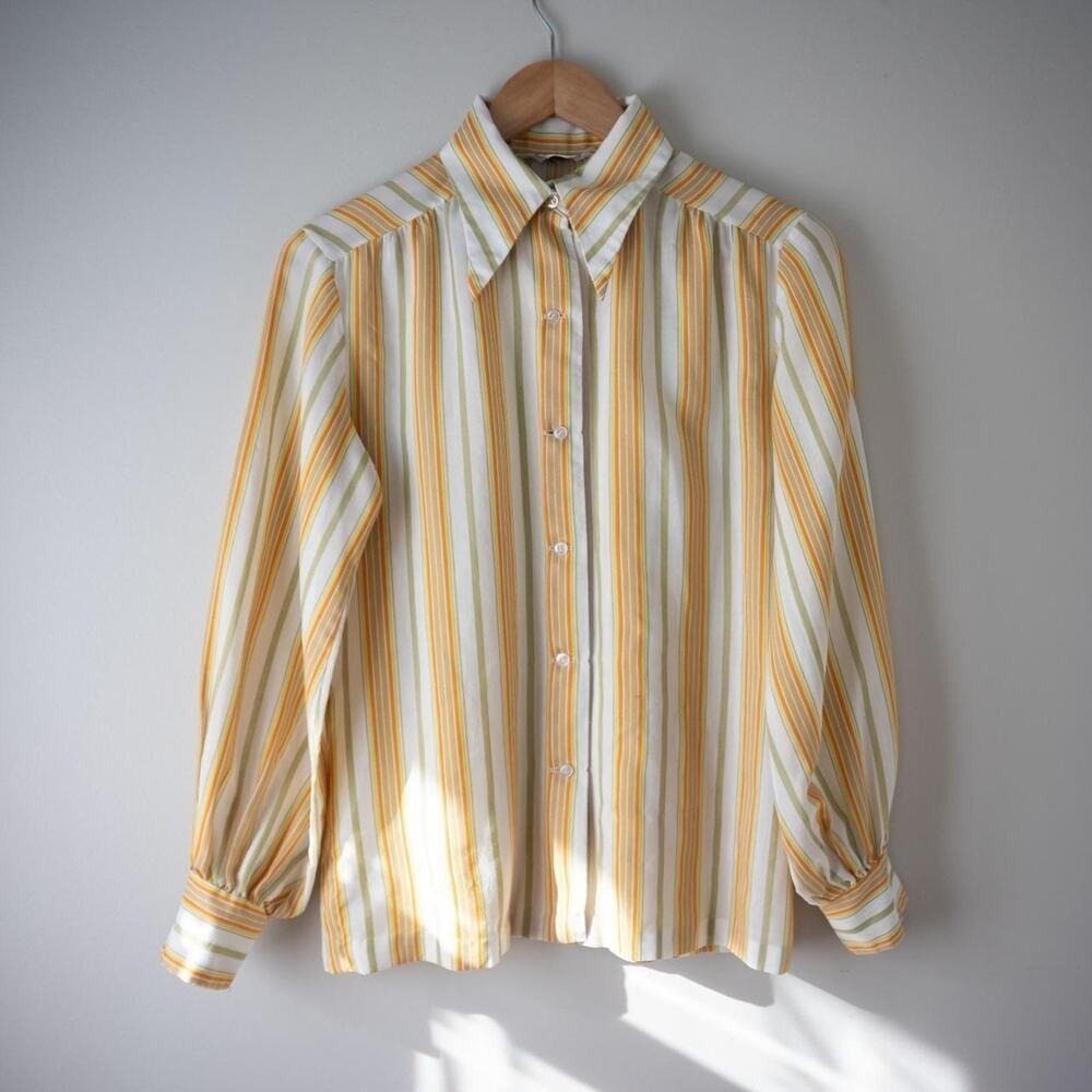 True Vintage 1970s Dagger Collar Button Down Blouse